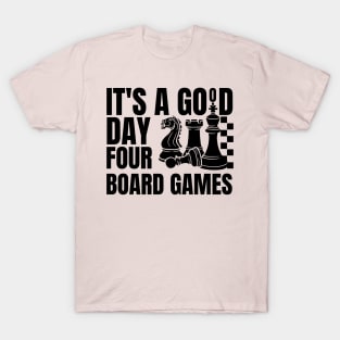 Good day for board games Christmas Chess T-Shirt